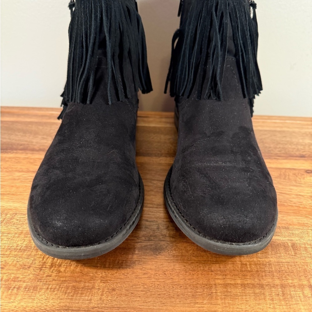 Black Suede Fringed Zippered Ankle Boots Size 9.5 - Picture 2 of 9
